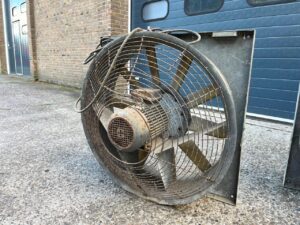 VENTILATOR