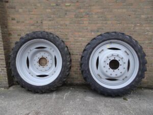 ALLIANCE 230/95R40