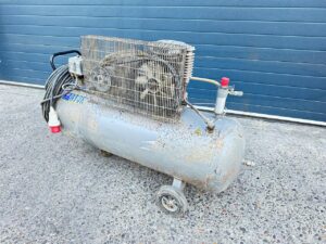 AIRPRESS HK 425-200 COMPRESSOR